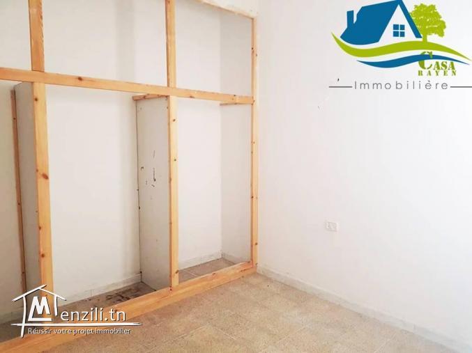 دار و معها قراج للبيع في قليبية فيها 150 م² ب-85 مليون ????????