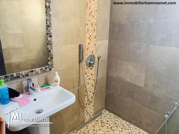 Un étage de villa et un garage à Hammamet