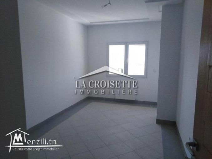 A louer un appartement s+1 vide aux jardins de Carthage