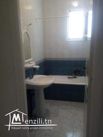 Maison climatisé avec garage voiture à 3 minutes de plage mansoura