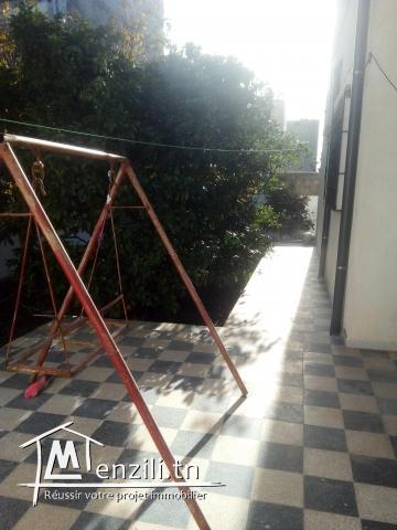 Maison climatisé avec garage voiture à 3 minutes de plage mansoura