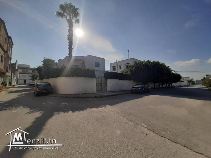 Belle Villa à Rte de relais Gammarth derrière école privée Bouabdallah