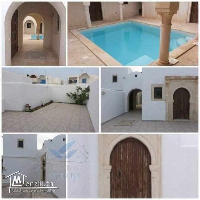 V28 : A VENDRE HOUCH TYPIQUE S+2 AVEC PISCINE EN Z.URBAINE A MIDOUN DJERBA
