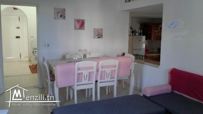 V27 : A VENDRE UNE SPACIEUSE VILLA S+4 EN ZONE URBAINE A HOUMET SOUK DJERBA