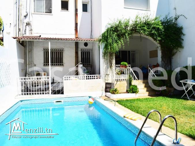 luxe villa de 380 m²  avec piscine à la soukra