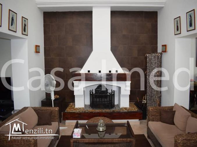 luxe villa de 380 m²  avec piscine à la soukra