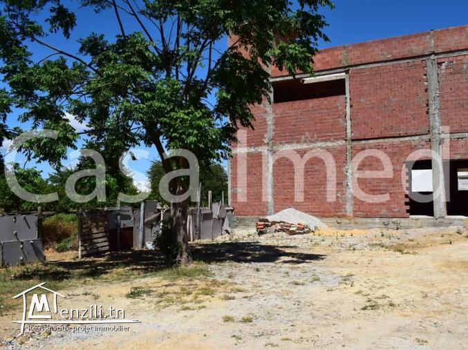 duplex inachevé à la rue de parc la soukra