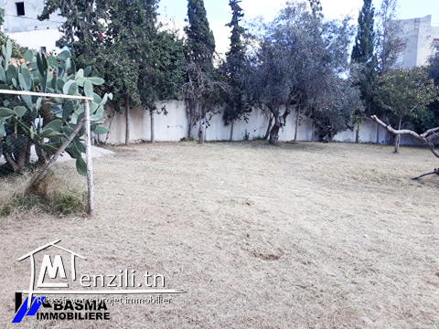 Propriété bâtie sur un terrain de 1050 M2 à Akouda