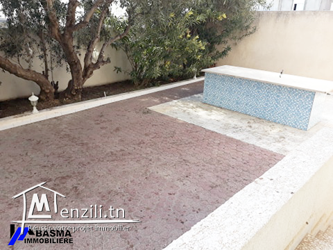 Propriété bâtie sur un terrain de 1050 M2 à Akouda