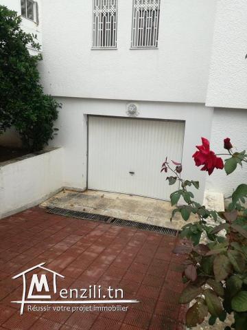 Menzah 8 villa 701 m2 à vendre