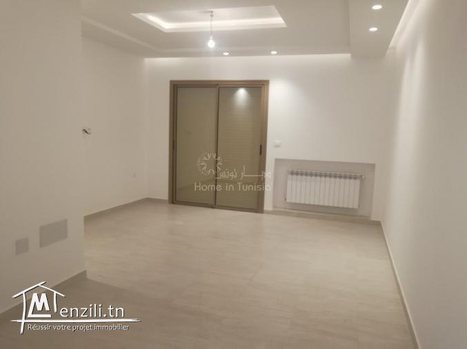 à louer un magnifique appartement non meublé 