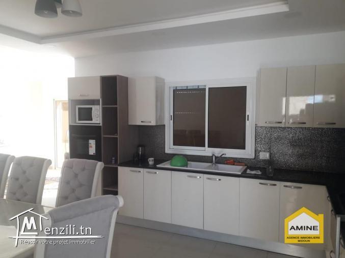 A vendre une grande belle villa avec piscine à Djerba Midoun proche de la mer