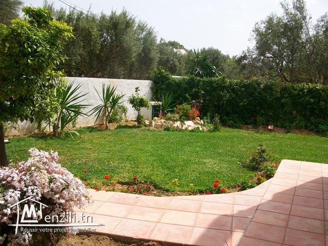 VILLA MOUNA L1649 MME SERINE