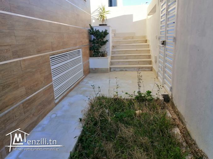 A louer à l'année vide à Mrezga KK233