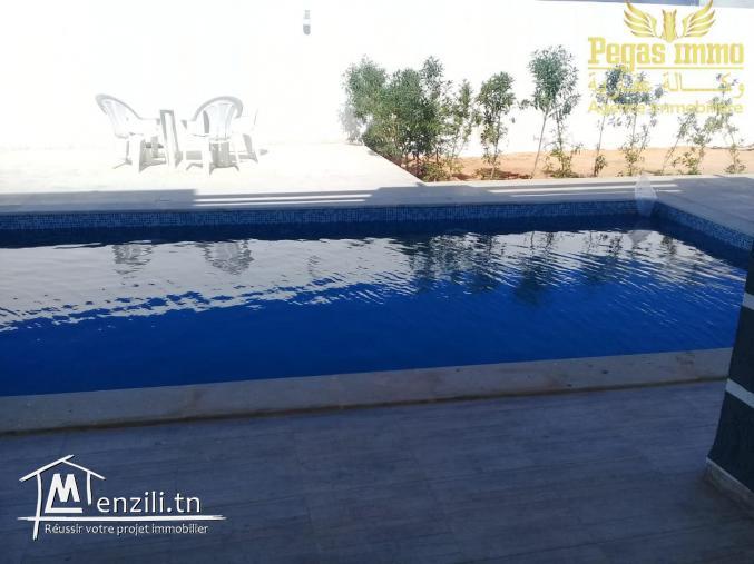 A vendre une maison de haut standing avec piscine à Tizdayine