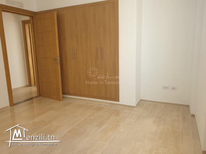appartement S+2 d'une superficie totale de 130 m2