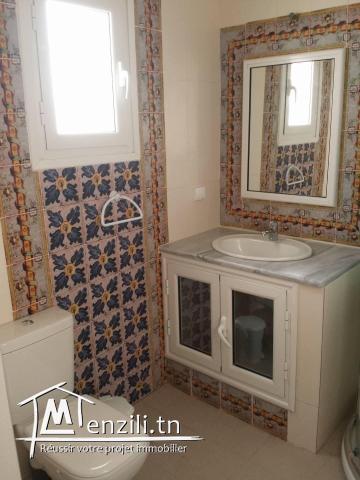 En location 1er étage d'une villa S+2  