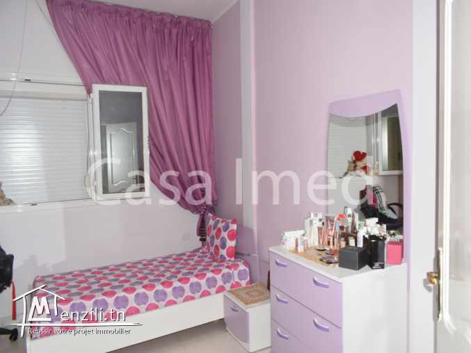 une maison et 6 locaux commerciaux a bardo