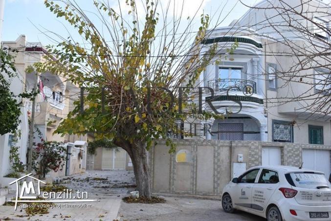 une maison située en plein centre-ville Hammamet 27246310