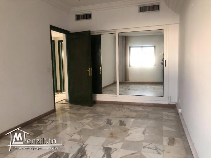 BUREAU 5 PIECES LAC 1 IMMEUBLE BUREAUTIQUE