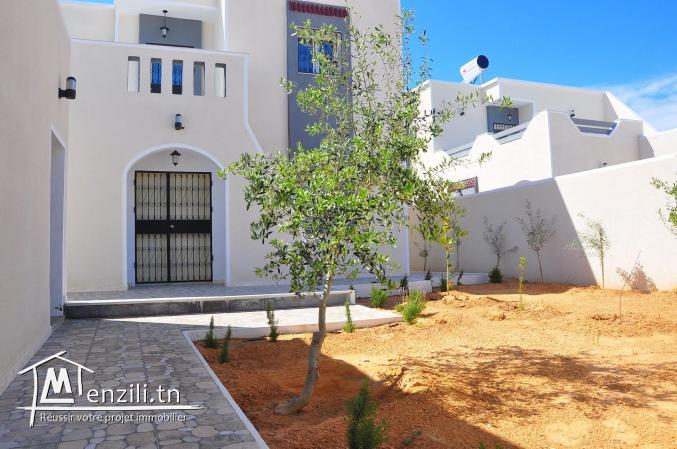 villa duplex s+3 à louer