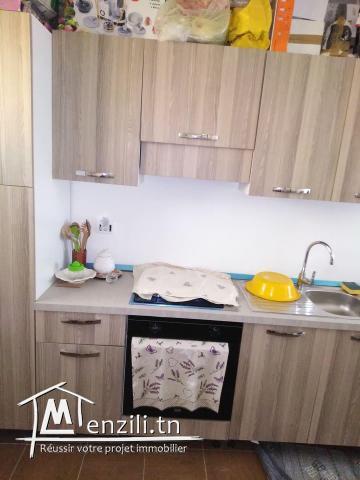 Maison inachevée avec studio