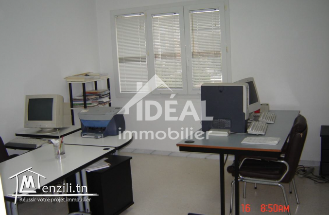 A vendre un bureau au Lac 1