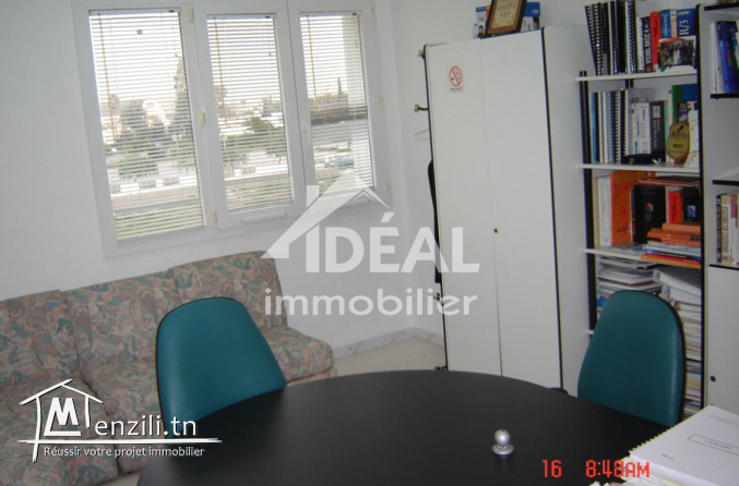 A vendre un bureau au Lac 1