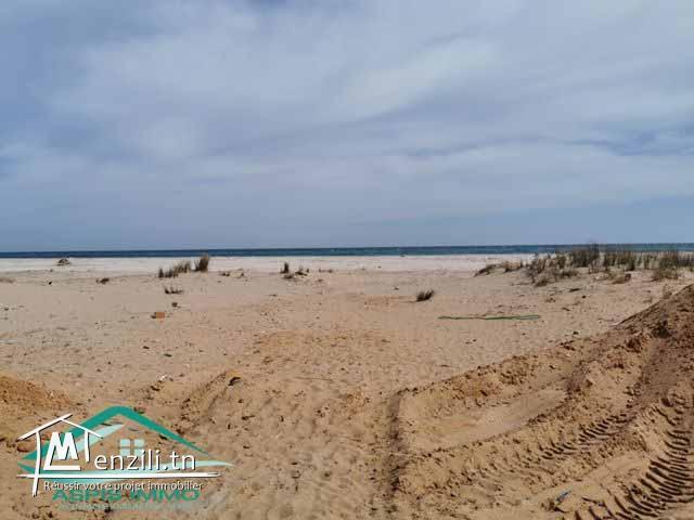 terrain d'habitation 420 m² à 50 mètres de plage chraf el hawaria