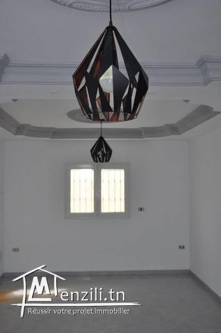 Villa duplex s+4 à louer