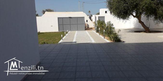 LUXUEUSE VILLA À VENDRE