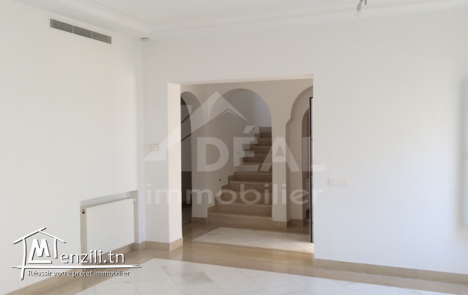 A vendre une coquette villa à Marina Gammarth