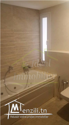 Bel appartement S+4 aux Jardins de Carthage