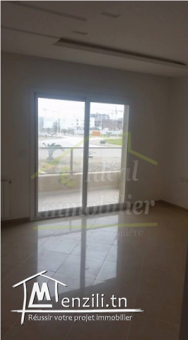 Bel appartement S+4 aux Jardins de Carthage