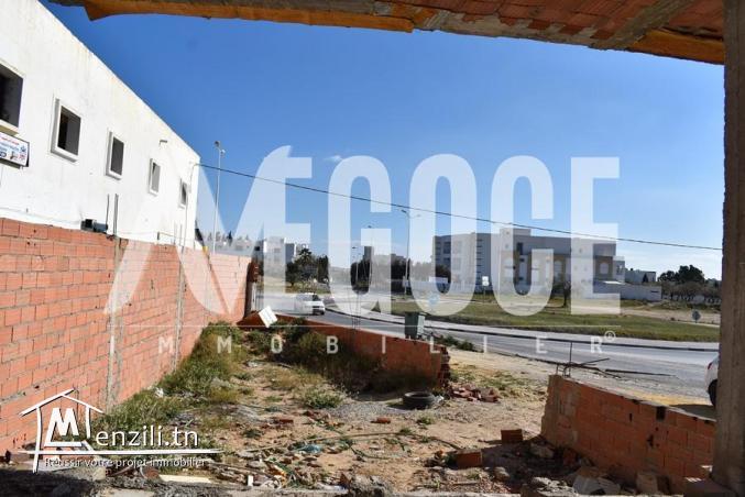 un superbe terrain commercial