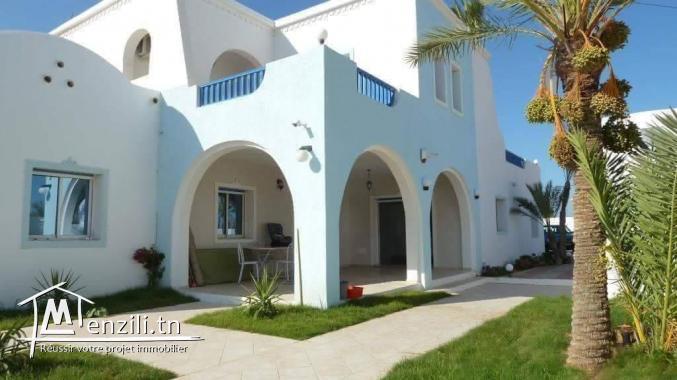 location annuelle villa avec piscine (s+5) Zone touristique