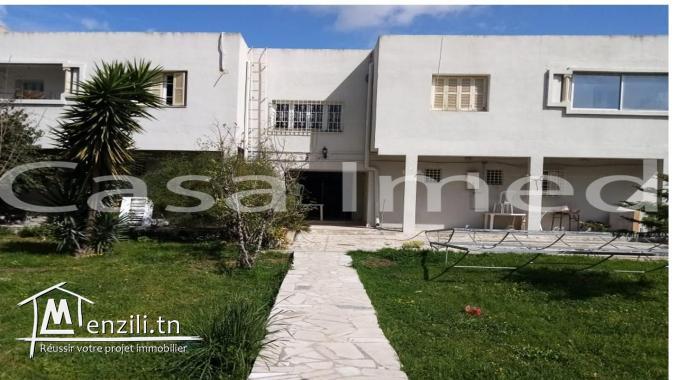 un superbe villa en plein soukra