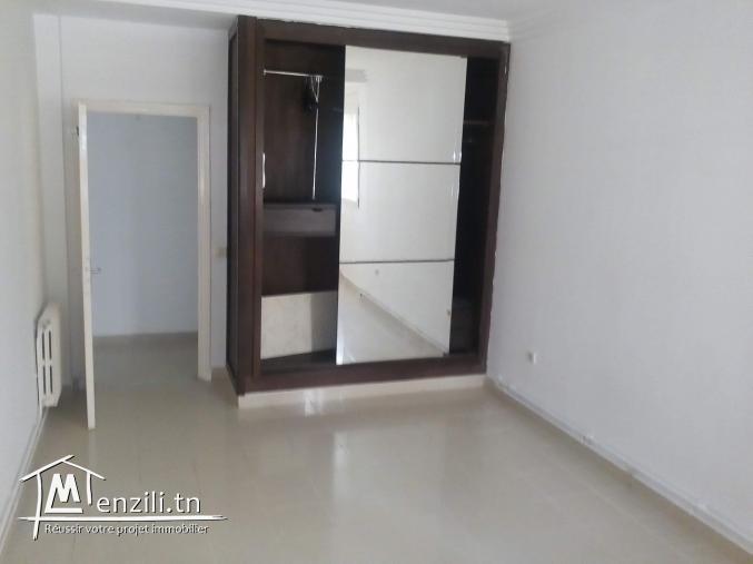 superbe appartement S+2 en 1 ére étage