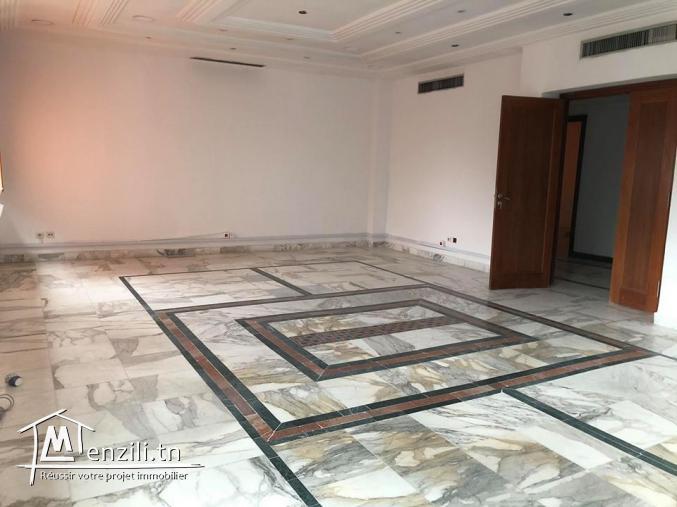 Bureau 10 pièces lac 1