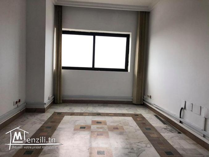 Bureau 10 pièces lac 1