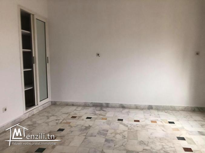 Bureau 10 pièces lac 1