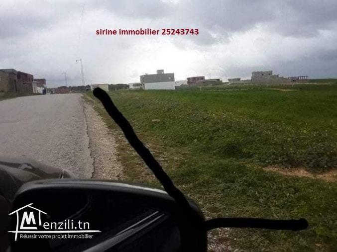 un lot de terrain a bir ljadi el haouaria sur la rue godronné avec titre bleu