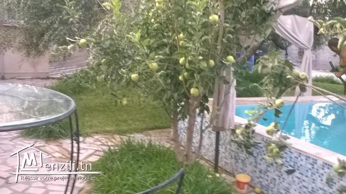 villa avec piscine 1400 m2