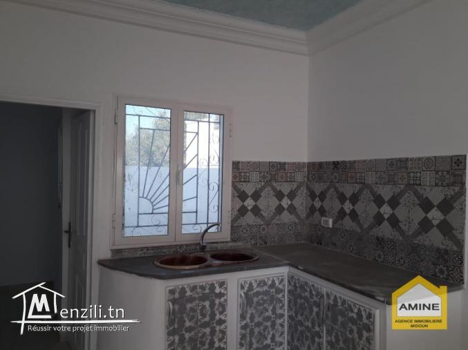 Jolie petite maison de plain-pied titré à vendre à Djerba Midoun.