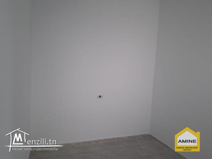 Jolie petite maison de plain-pied titré à vendre à Djerba Midoun.