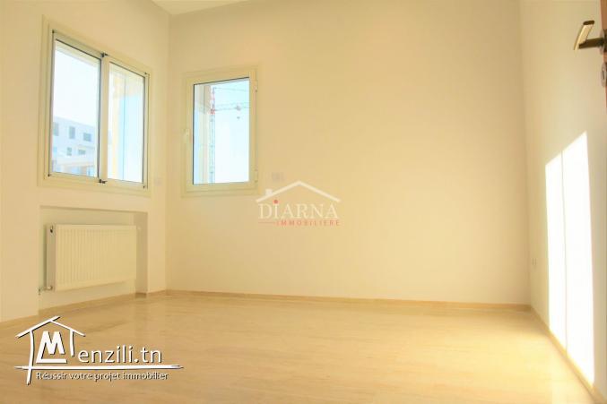 un bel appartement de 03 pièces jamais habité