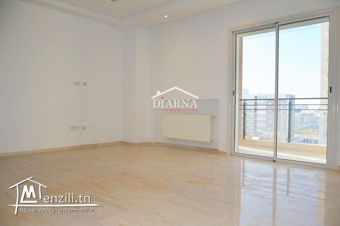 un bel appartement de 03 pièces jamais habité