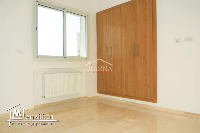 un bel appartement de 03 pièces jamais habité