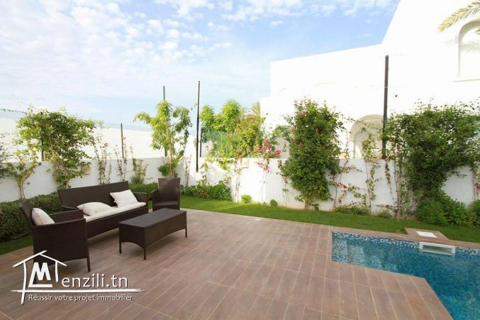 villa avec piscine à louer L 134