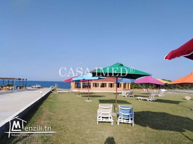 un terrain 700 m de la plage